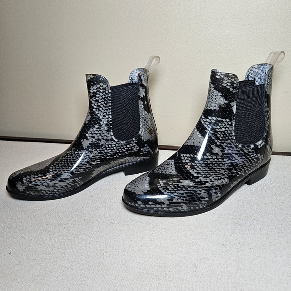 A New Day Snake Print Chelsea Ankle Rain Boots | Women’s Size 6 - Picture 4 of 9